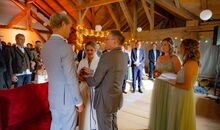 freie Trauung im Oberallgäu: Scheunenhochzeit mit Trauredner Markus Schäfler