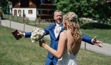 Traurednerin Allgäu macht Brautpaar auf der Alpe Dornach glücklich