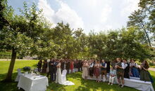 freie Trauung auf der Obstwiese des Fürstenfelder im Kloster Fürstenfeld in Fürstenfeldbruck