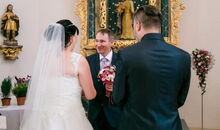 Trauredner Markus Schäfler bei einer freien Trauung in der Schlosskapelle von Schloss Walkershofen