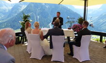 Berghochzeit mit Blick in die Alpen: freie Trauung mit Trauredner Markus Schäfler