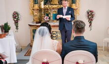 freie Trauung mit dem weltlichen Trauredner Markus Schäfler in der Schlosskapelle auf Schloss Walkershofen