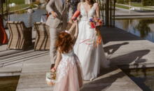 Liebe und Lachen bei deutsch-amerikanischer Trauzeremonie