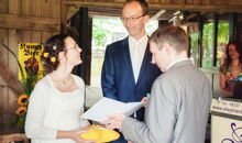 Eheversprechen bei der freien Trauung mit Trauredner Markus Schäfler im Kulturhof Erpfenhausen bei Gerstetten