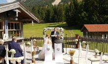 Heiraten im Allgäu vor traumhafter Bergkulisse mit Trauredner Markus Schäfler auf der Meckatzer Sportalp Oberjoch