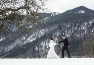 romantisch heiraten im Schnee