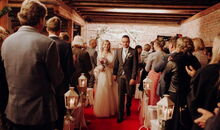 freie Trauung mit Trauredner Markus Schäfler in Harners Wirtshaus, Sixtnitgern: Auszug des Brautpaares