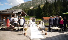 freie Trauung vor traumhafter Bergkulisse im Allgäu