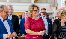 Freie Trauung in der Kirche: Ringsegen durch die Gäste
