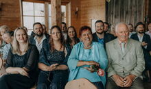 lachen in der trauzeremonie lenderstuben balzhausen