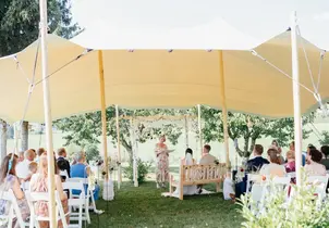 Traurednerin Allgäu für Hochzeit Zuhause