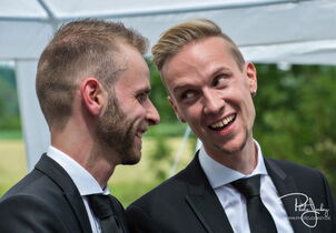 gleichgeschlechtliche Trauung Allgäu - Schwaben: die beiden Bräutigame während der freien Trauung