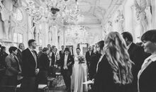 Einzug des Brautpaares im Preysingsaal zur freien Trauung auf Schloss Hohenaschau