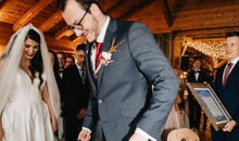 Freie Trauung mit jüdischen Elementen - der Bräutigam zertritt das Glas mit "Masel-Tov"