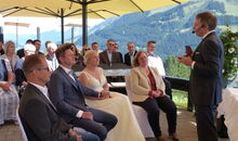 urige Berghochzeit auf der Sonna-Alp mit freiem Theologen Markus Schäfler