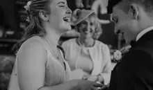 Traurednerin Silvia Schäfler begleitet Eheversprechen im Projekt Gastraum Illertissen