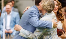 Bräutigam und Traurednerin freie Trauung something blue