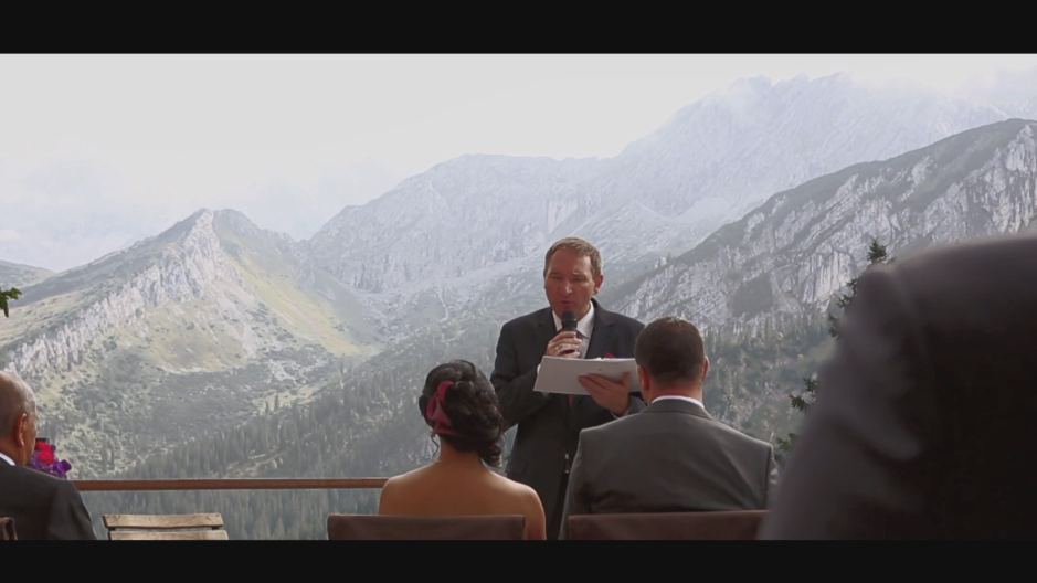 Hochzeit in den Alpen mit deutsch-englischem Eheversprechen